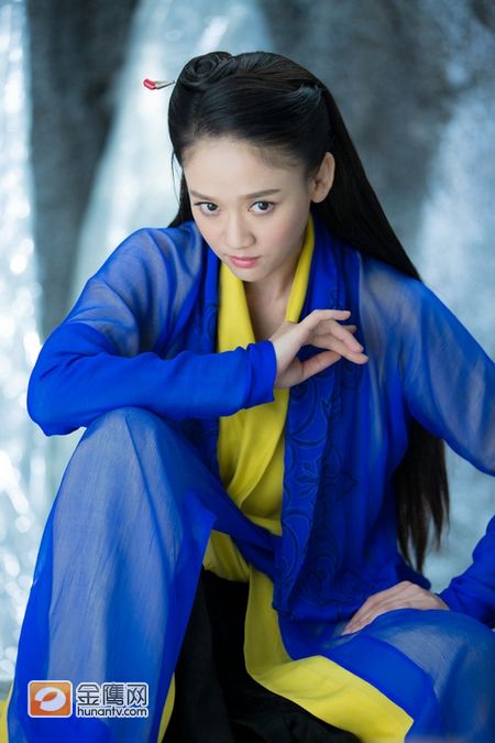 新笑傲江湖,袁姗姗演盈盈,本是最重要的女一号,但陈乔恩演的东方不败