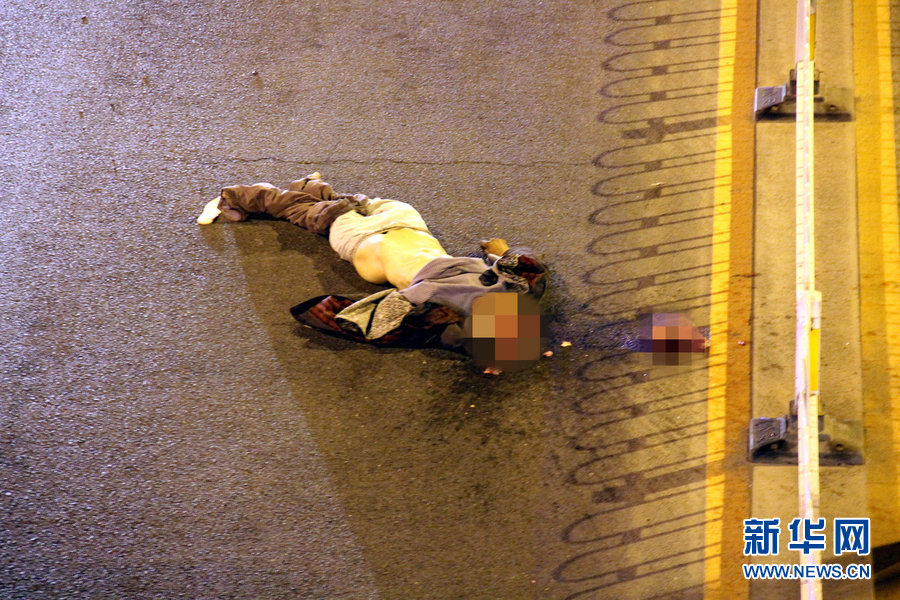 2013年06月07日,辽宁省大连市,惨烈车祸,绿波桥下男子被撞头部被轧扁