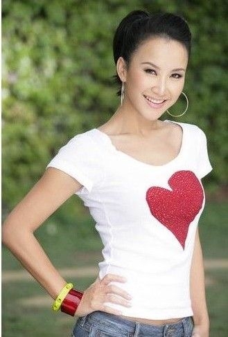 网传李玟鼻子整容 发誓回应:除眼皮外没动过刀