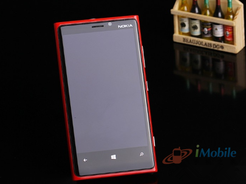 图为 诺基亚Lumia920 正面