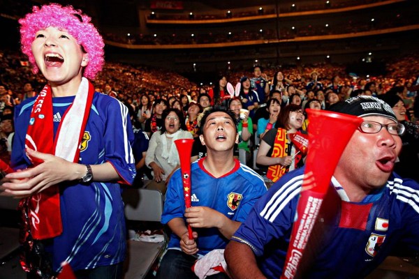 世界杯出线夜日本疏导球迷DJ警察被授警视总