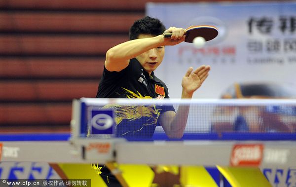 图文：中国乒乓球赛落幕 马龙非常专注