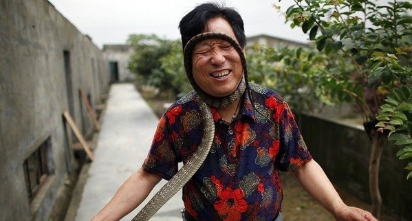 与蛇共舞食蛇为生 揭秘中国第一 蛇村 (组图)