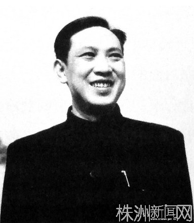 田家英做了什么深得毛泽东的赏识和信任?