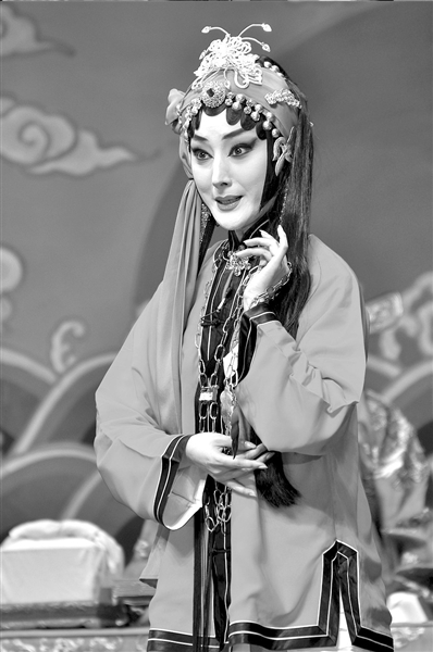 京剧系列演出在东方剧院开启,首场演出是程派新秀郭玮演出的《玉堂春