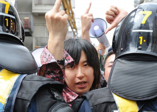 日本右翼在韩国城举行种族主义排外示威(组
