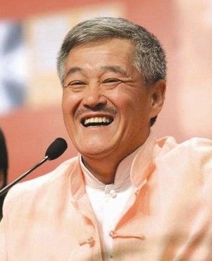 "赵本山年轻时候是说相声的",这是与赵本山"同街出道"的47岁歌手