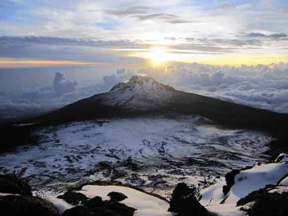 非洲第一高峰乞力马扎罗山(组图)