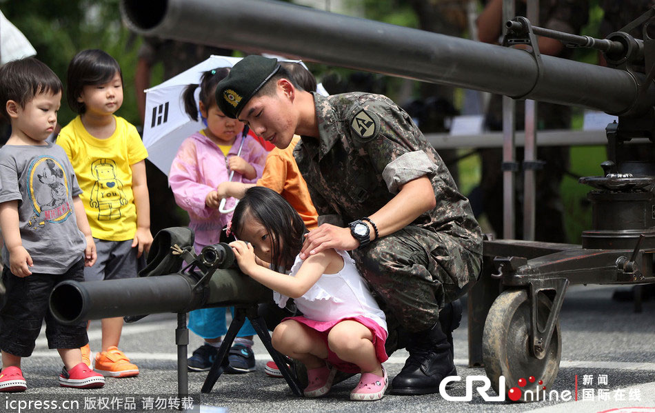 韩国/当地时间2013年6月21日，韩国春川，当地为了纪念625朝鲜战争...