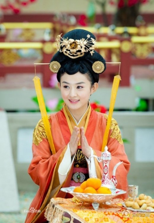 赵丽颖在被称为古装版“杜拉拉升职记”的《陆贞传奇》(原名《女相》)中饰演女主角“陆贞”深受观众好评。