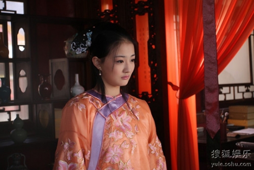 徐璐出演《甄嬛传》，饰演甄嬛小妹玉娆。