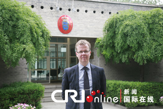 6月21日,丹麦议会监察专员索伦森在丹麦驻华使馆接受中国媒体采访