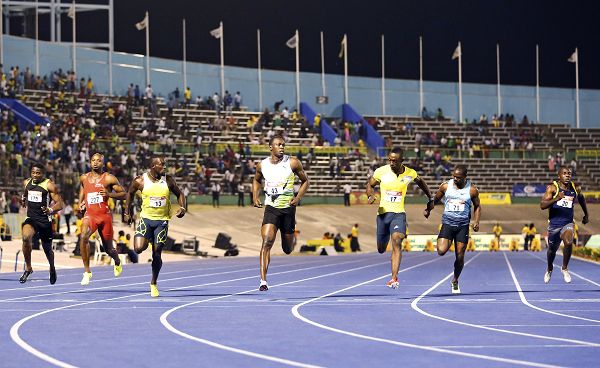 图文:牙买加田径选拔赛 博尔特在比赛中