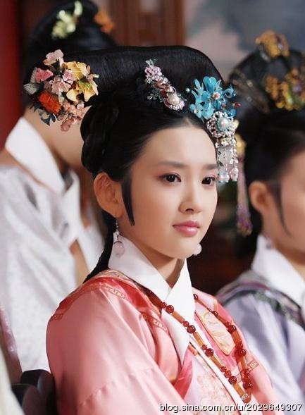 唐艺昕出演《甄嬛传》，饰演祺贵人。