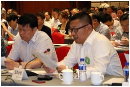 完美公司于显文总监代表与会企业宣读《承诺书》