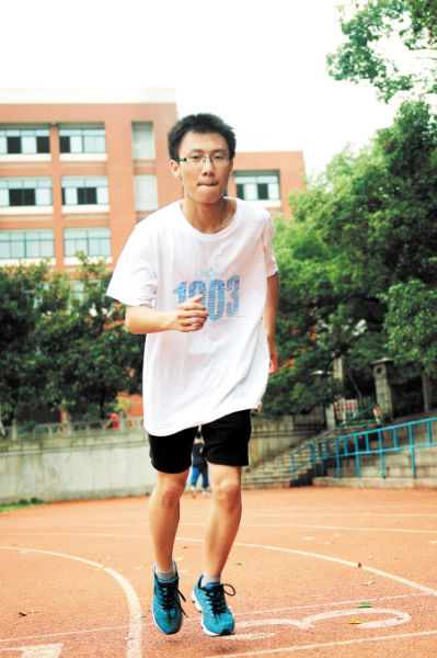 湘2013高考理科状元:每周跑万米是文艺委员