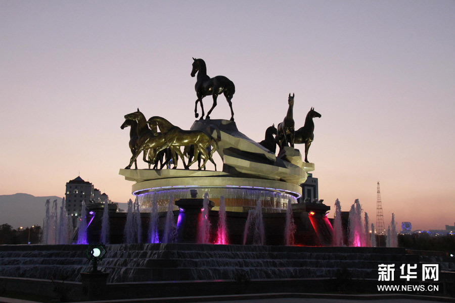 高清:土库曼斯坦首都阿什哈巴德美丽夜景(图)-搜狐新闻
