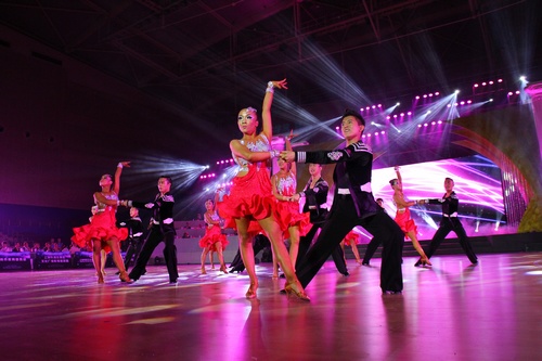第十届桃李杯国际标准舞比赛上海落幕