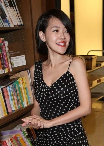 李冰冰范冰冰 盘点削下巴整容成瘾的女星(1)_精彩图库_光明网