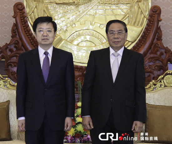 新任中国驻老挝大使关华兵向老挝国家主席递交
