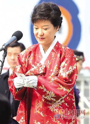 朴槿惠访华将着韩服秀汉语