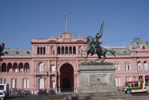 阿根廷首都哥伦布雕像搬迁引争议 牵动三国政