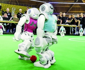 机器人圆中国足球冠军梦 加时赛上演绝杀