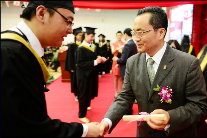 枫叶集团董事长_秋天的枫叶(3)