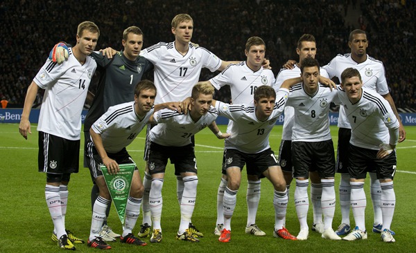 FIFA最新排名:西德仍居前两位 巴西飙升至第9
