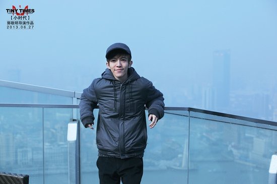 郭敬明回应争议 “韩寒缺修养,我没法变一米八”