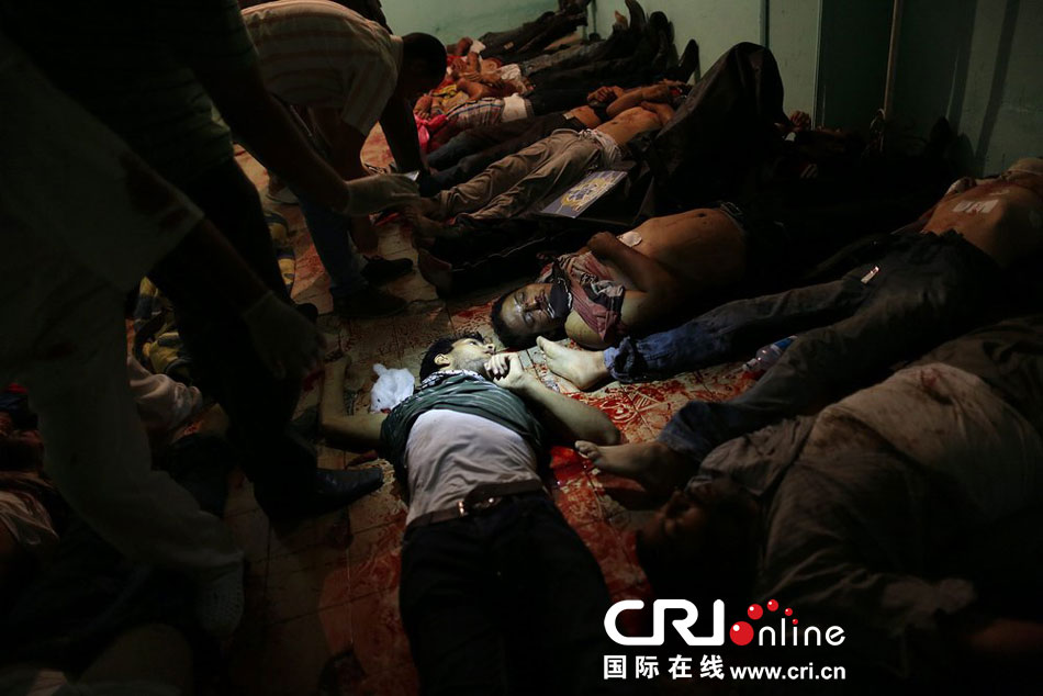 埃及军方与示威者冲突已造成至少42人死亡(高