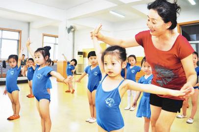 舞蹈培训班丰富暑假生活(图)