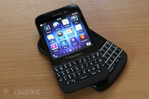 3.1英寸全键盘双核 BlackBerry Q5图赏