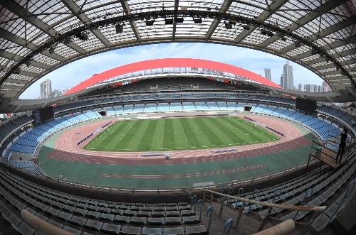 南京奥体中心体育场是亚青会的田径比赛(兼训练)场馆.