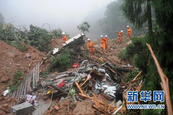 四川都江堰山体滑坡已致18人遇难 茂县3个乡镇仍是孤岛