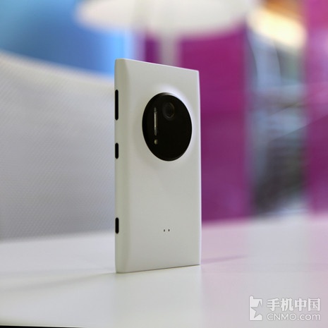 新影像旗舰 诺基亚Lumia 1020真机图赏