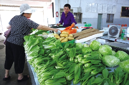 市区南苑菜场一角