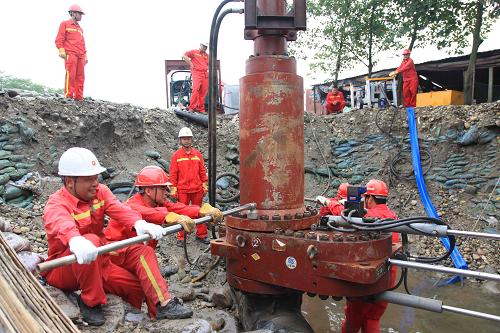 四川暴雨致兰成渝成品油管道石亭江段出现重大险情