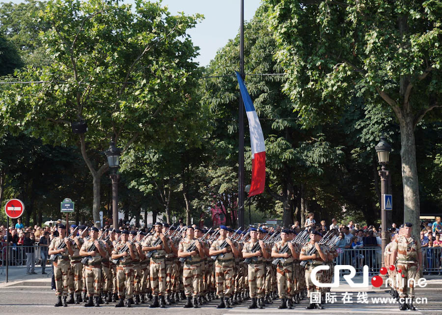 多国部队助兴法国国庆阅兵式(高清组图)