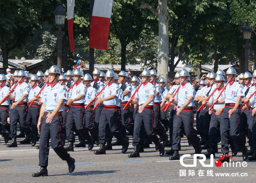 多国部队助兴法国国庆阅兵式(高清组图)