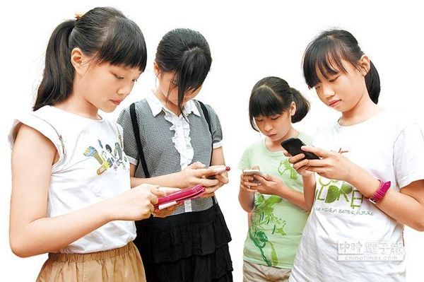 台小学生使用智能手机约半数成瘾