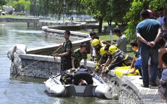 德州天衢东路沙王河附近水域一男子下河捞鱼溺亡(图)