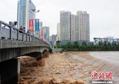 暴雨洪水袭击四川广元 致一人失踪上万人转移