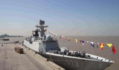 中国海军柳州舰在江苏南通向公众开放(图)