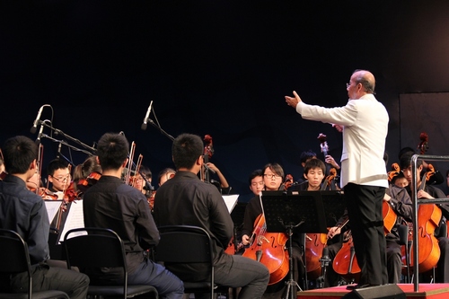 上海学生交响乐团献演夏季音乐节 演绎青年风范