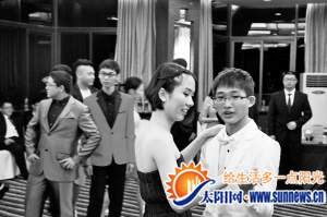 拉赞助谈生意商战交高中生筹6万元打语文高中学社思想教育图片