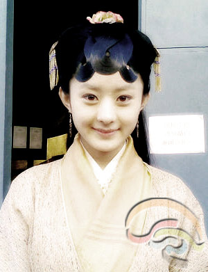赵丽颖出演过《红楼梦》里的少年邢岫烟。