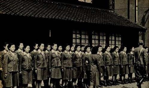 图揭侵略中国的日本女兵(1)_纪实