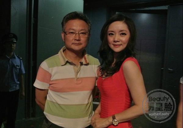 明星美体  [点击图片进入下一页]   曾有传言张莉已与外国富商老公