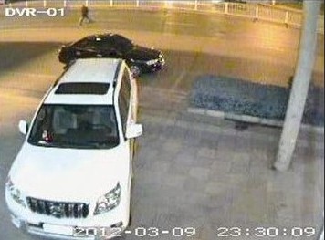 男子遭34车碾身亡 视频监控还原车祸现场(图)